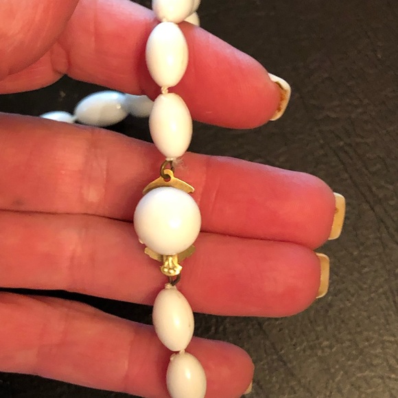 - ❤️White Necklace - Picture 8 of 8